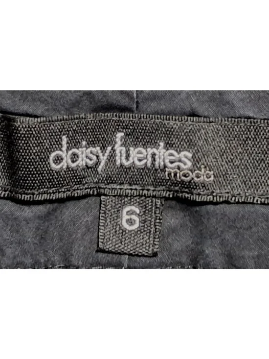 Daisy Fuentes Womens Cargo Shorts Size 6 Black 100% Cotton Mid-Rise Casual Style - Picture 3 of 7